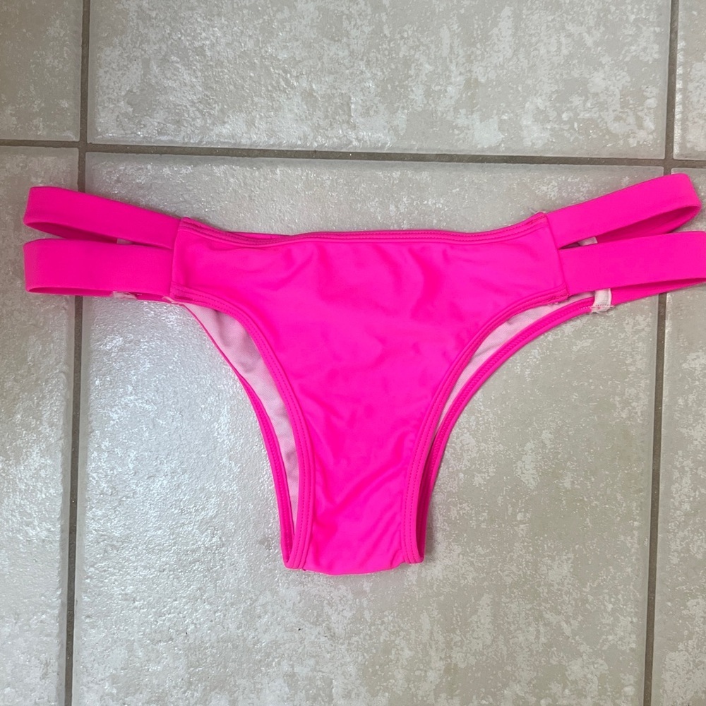 Island Love, hot, pink bikini bottoms, Sz. Large (9-11), 2 straps on sides, NWT